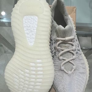 YZY 350V2 CMPCT